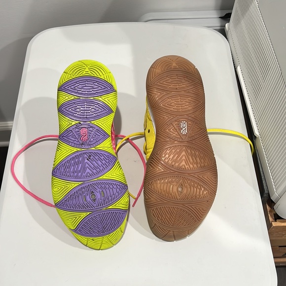 Selling my rare Kyrie 5 SpongeBob and Patrick mismatch- size 8.5 mens - Picture 4 of 5